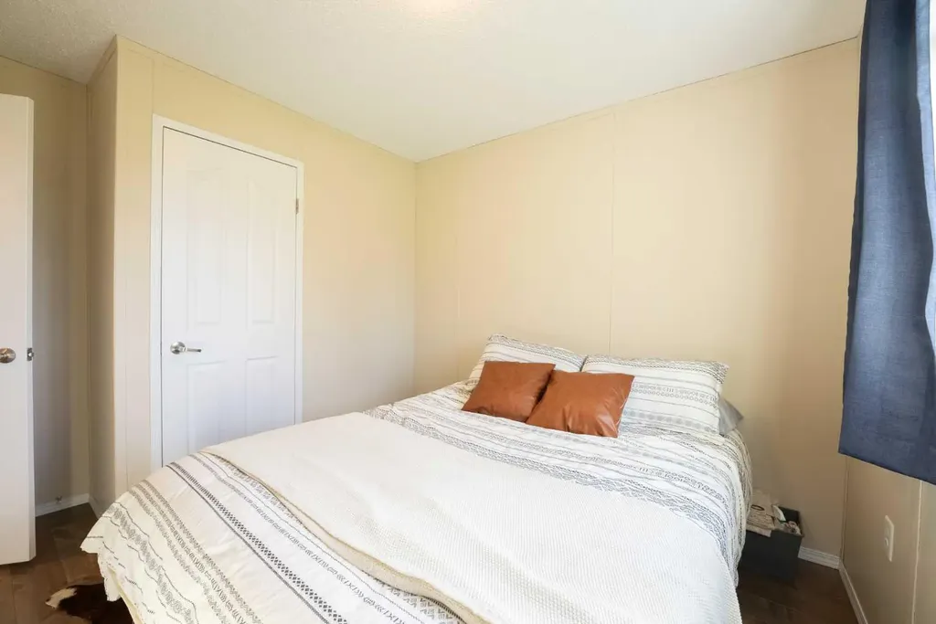 22408 27 Avenue Bellevue AB T0K 0C0
