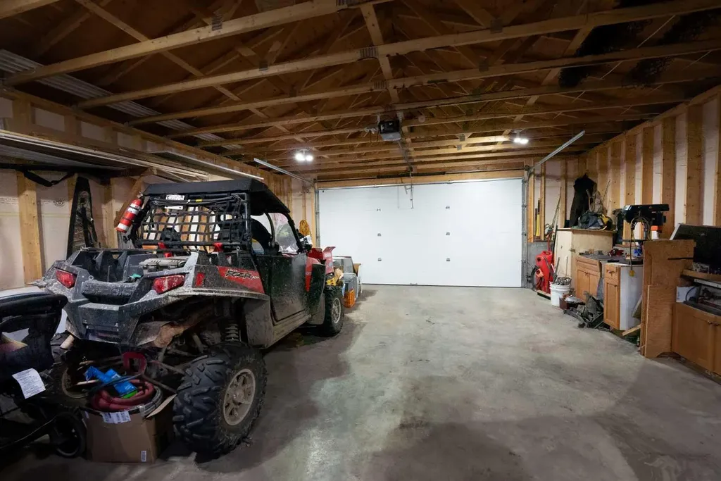 22408 27 Avenue Bellevue AB T0K 0C0