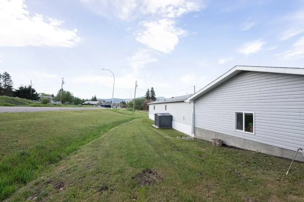 22408 27 Avenue Bellevue AB T0K 0C0