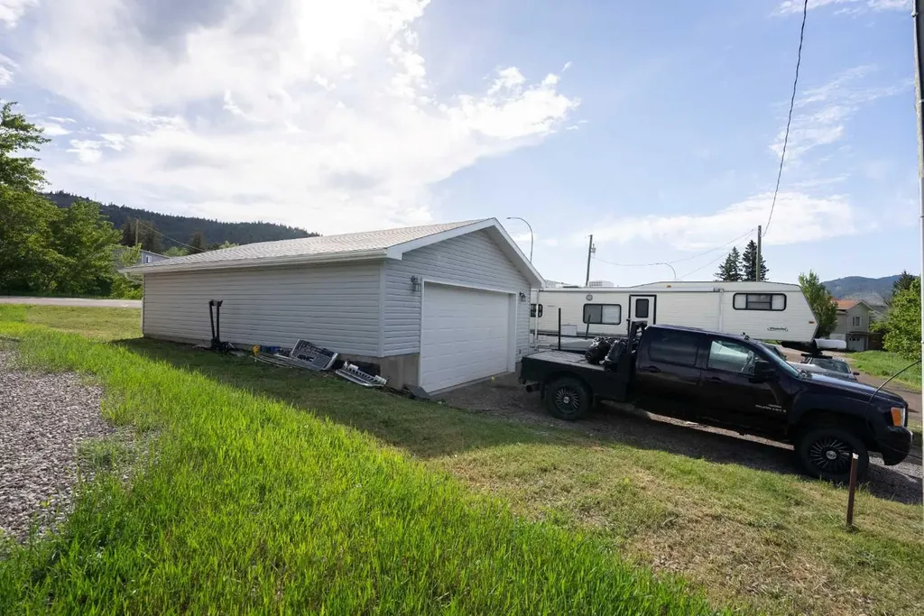 22408 27 Avenue Bellevue AB T0K 0C0