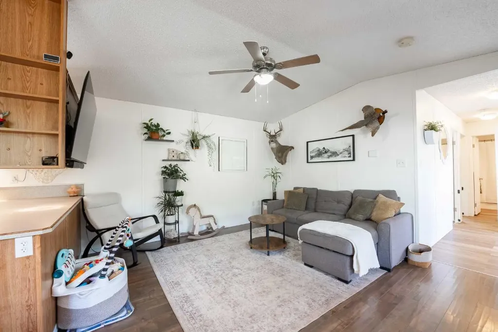 22408 27 Avenue Bellevue AB T0K 0C0