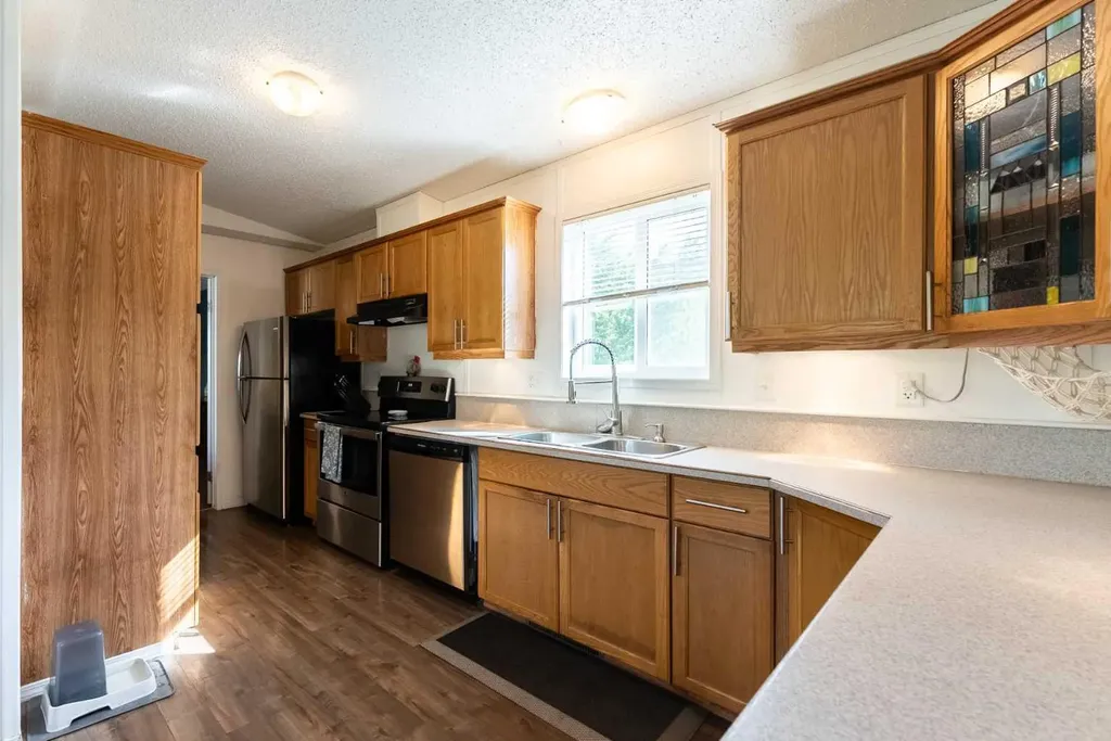 22408 27 Avenue Bellevue AB T0K 0C0