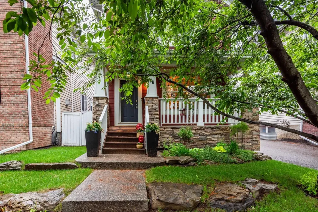 78 Ypres Green SW Calgary AB T2T 6M1