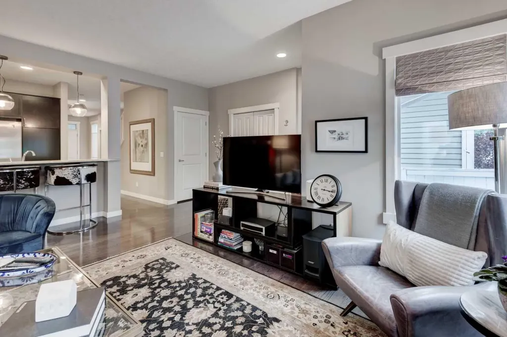 78 Ypres Green SW Calgary AB T2T 6M1