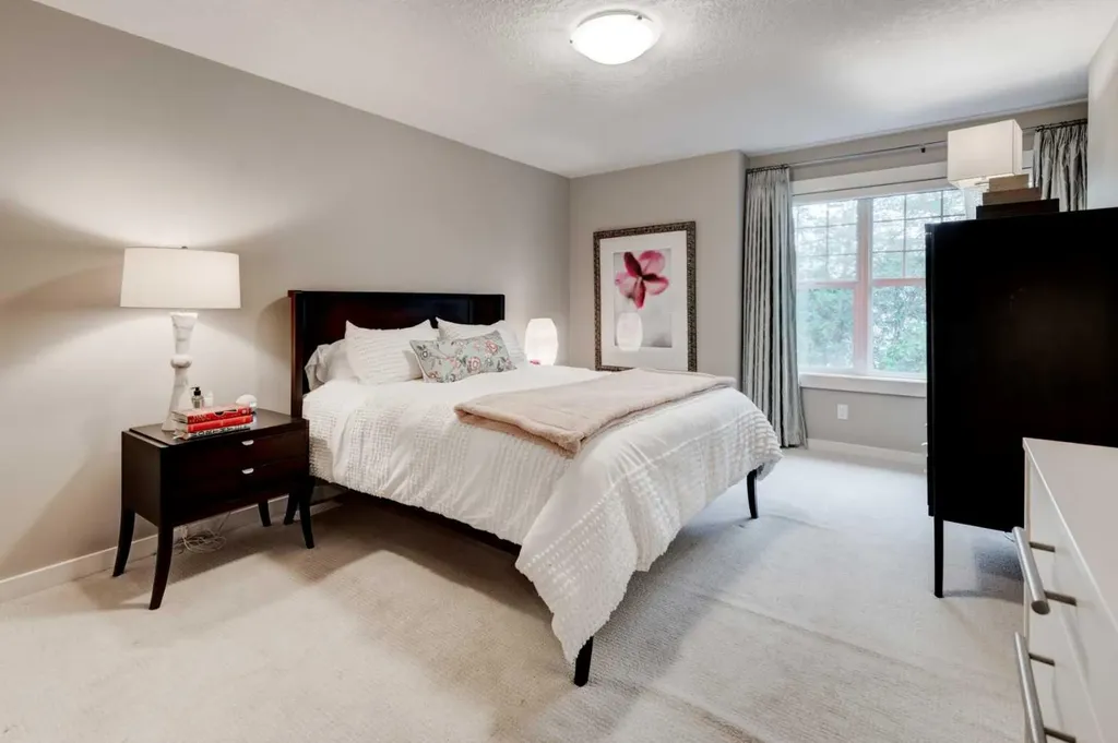 78 Ypres Green SW Calgary AB T2T 6M1