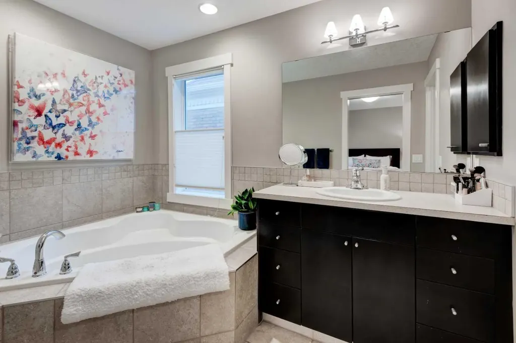 78 Ypres Green SW Calgary AB T2T 6M1