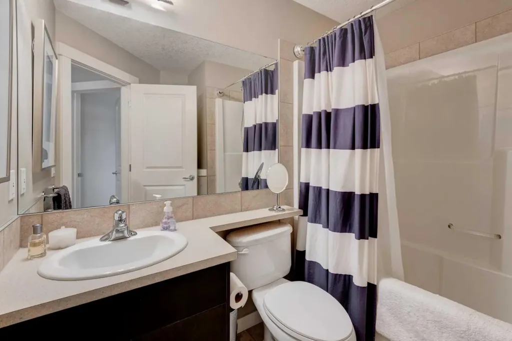 78 Ypres Green SW Calgary AB T2T 6M1