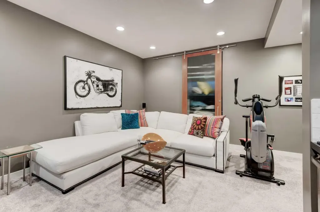 78 Ypres Green SW Calgary AB T2T 6M1