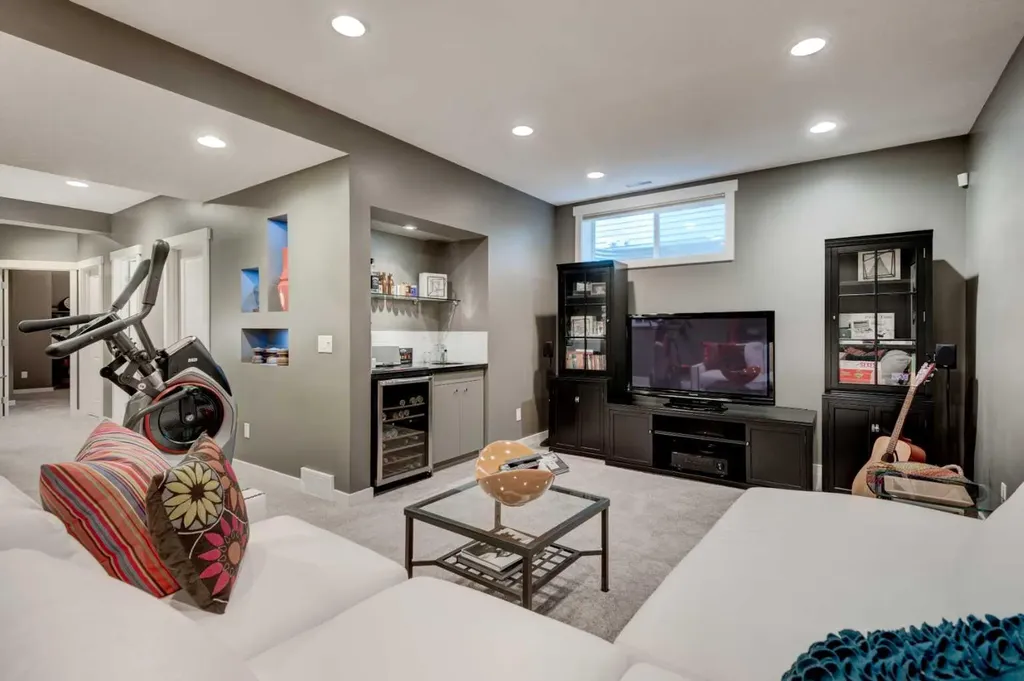 78 Ypres Green SW Calgary AB T2T 6M1