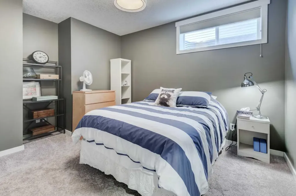 78 Ypres Green SW Calgary AB T2T 6M1