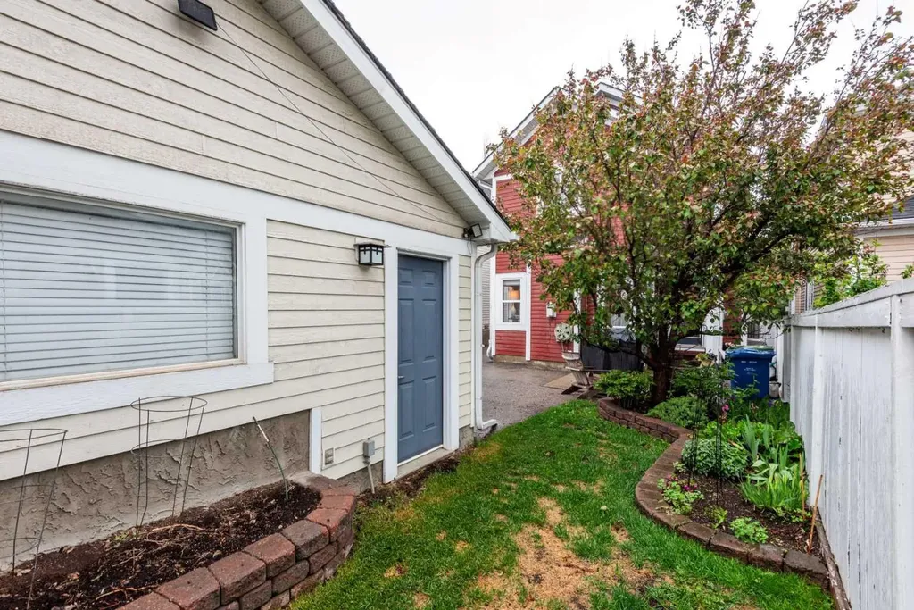 78 Ypres Green SW Calgary AB T2T 6M1