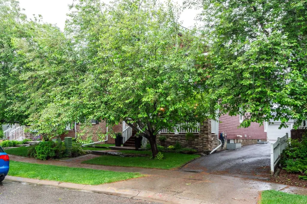 78 Ypres Green SW Calgary AB T2T 6M1