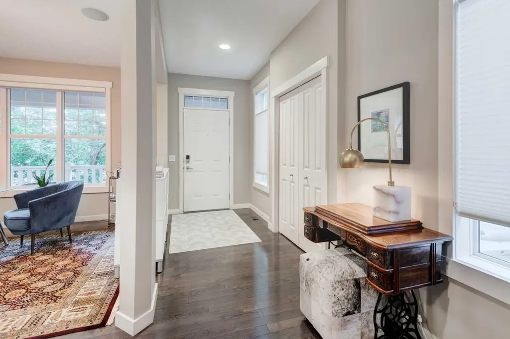 78 Ypres Green SW Calgary AB T2T 6M1