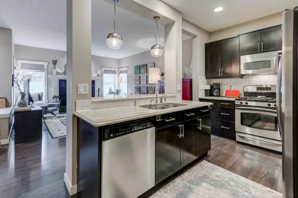 78 Ypres Green SW Calgary AB T2T 6M1