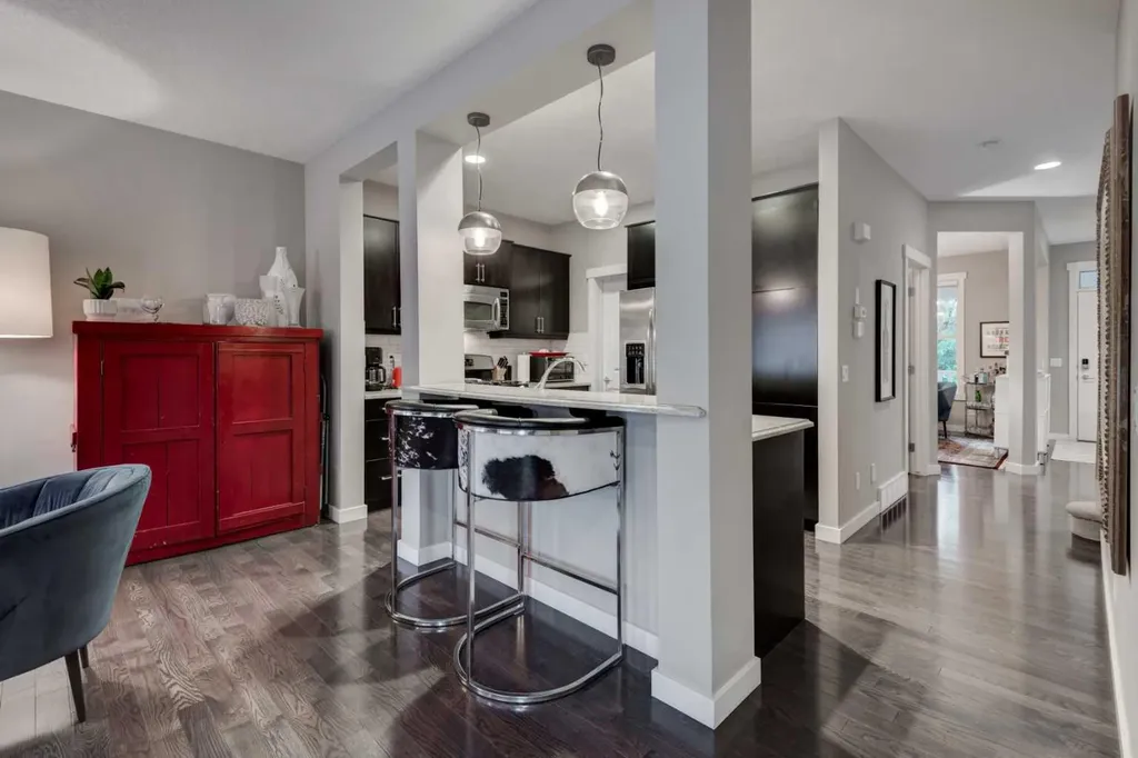78 Ypres Green SW Calgary AB T2T 6M1