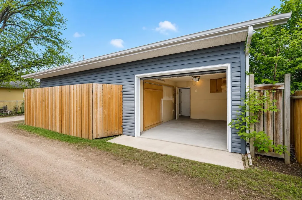 2316 Richmond Road SW Calgary AB T2T 5E4