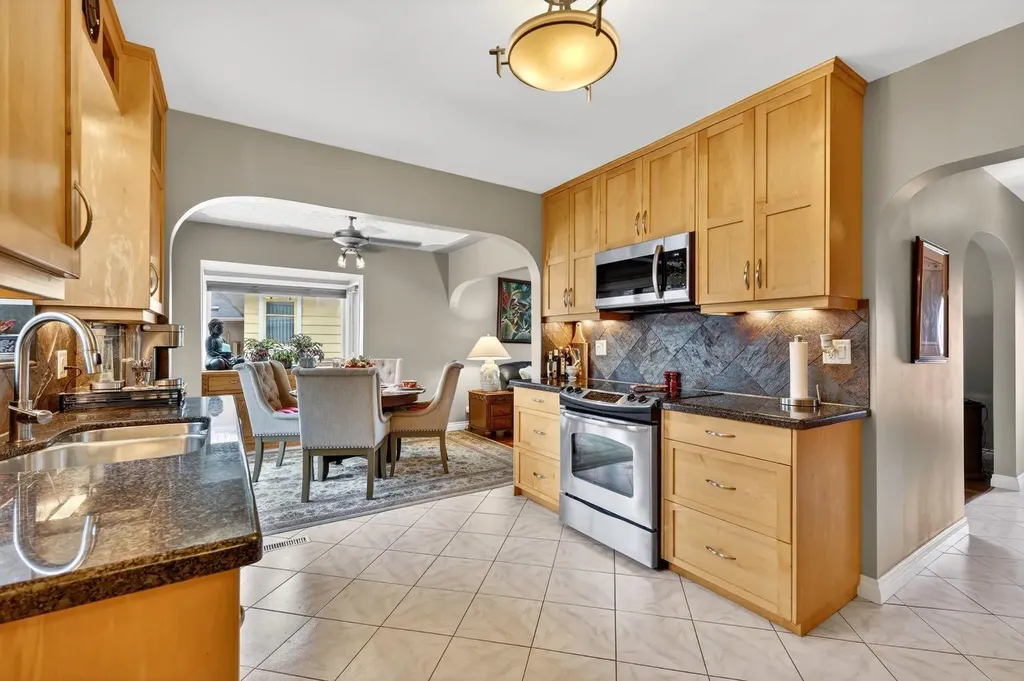 2316 Richmond Road SW Calgary AB T2T 5E4