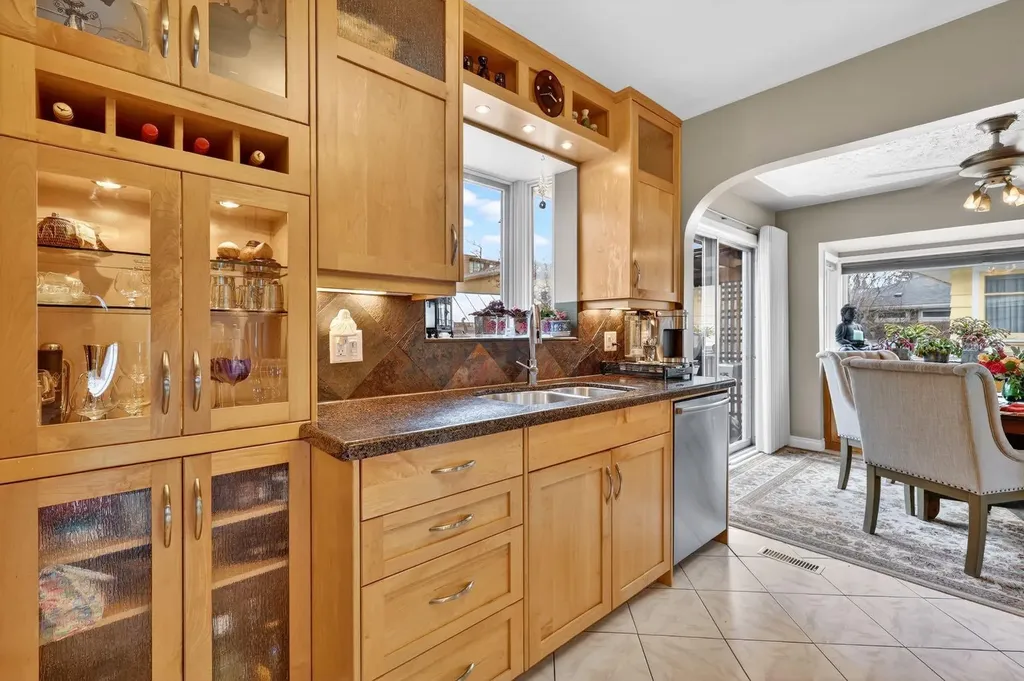 2316 Richmond Road SW Calgary AB T2T 5E4