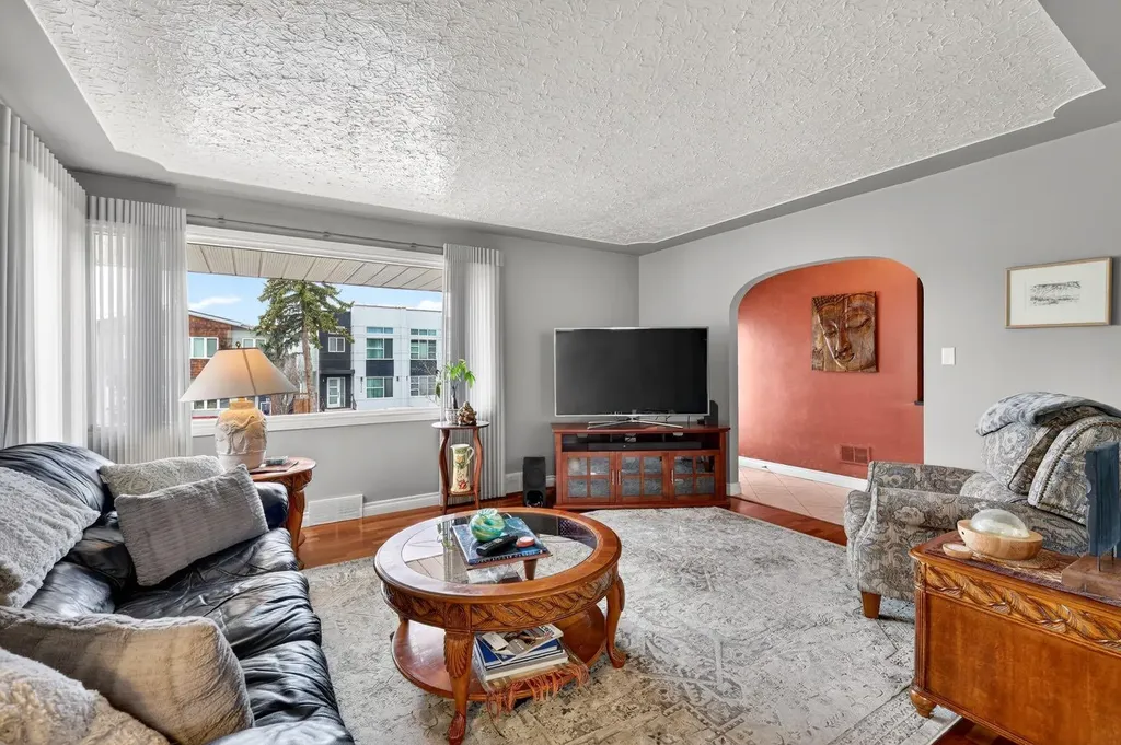 2316 Richmond Road SW Calgary AB T2T 5E4