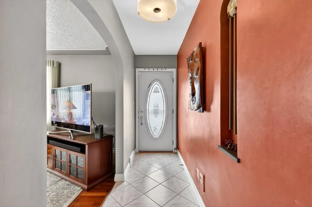 2316 Richmond Road SW Calgary AB T2T 5E4