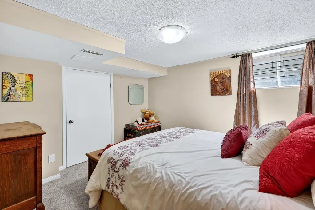 2316 Richmond Road SW Calgary AB T2T 5E4