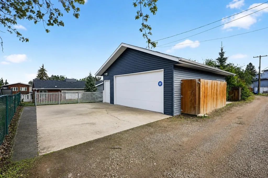 2316 Richmond Road SW Calgary AB T2T 5E4