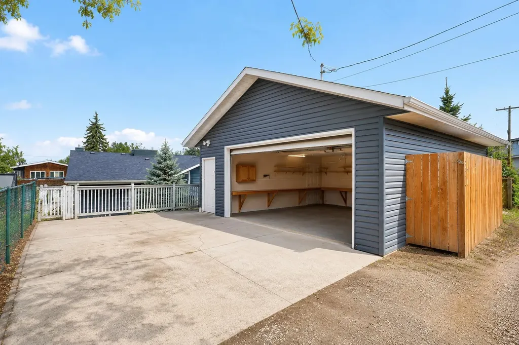 2316 Richmond Road SW Calgary AB T2T 5E4