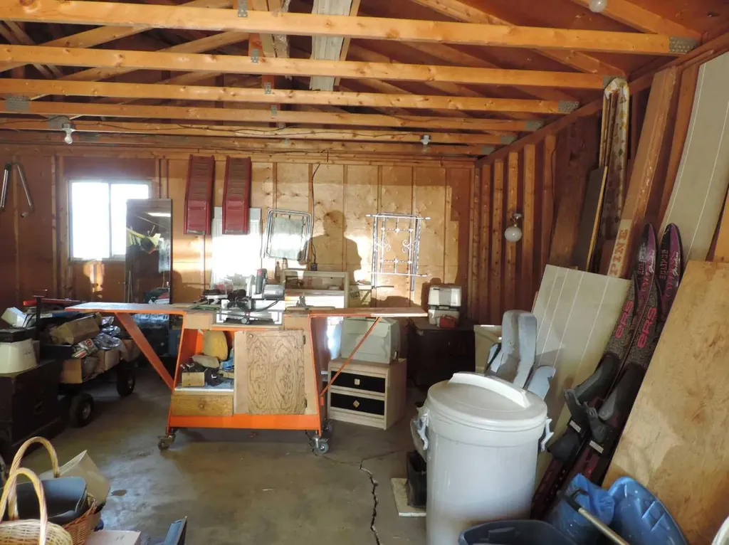 5048 51 Rimbey AB T0C 2J0