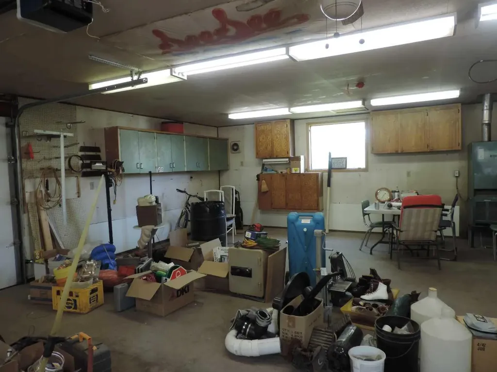 5048 51 Rimbey AB T0C 2J0