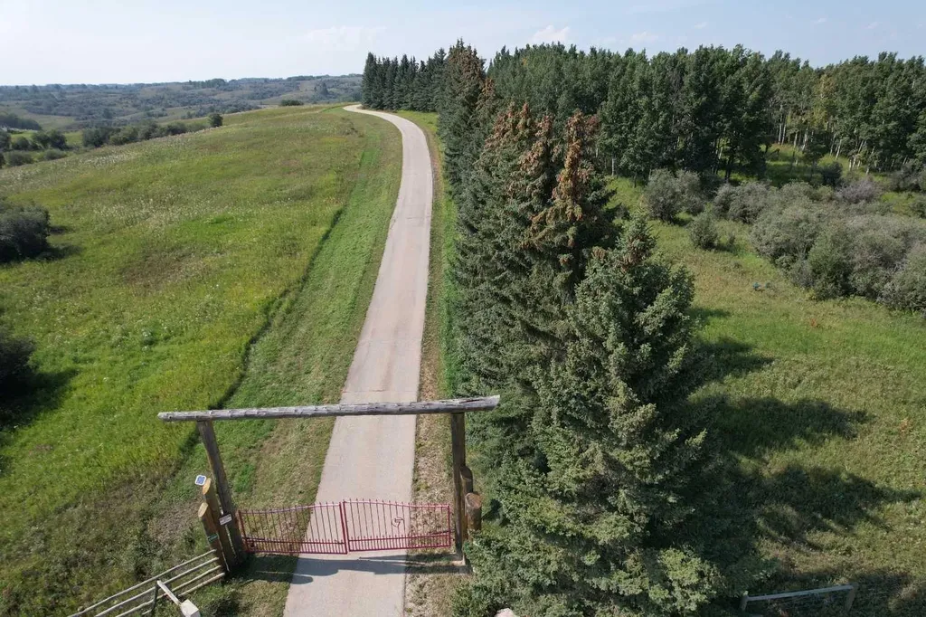 273167 Range Road 25 Rural Rocky View County AB T4B 4P6
