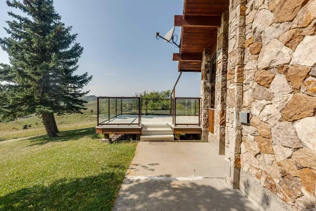 273167 Range Road 25 Rural Rocky View County AB T4B 4P6