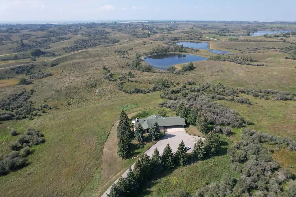 273167 Range Road 25 Rural Rocky View County AB T4B 4P6