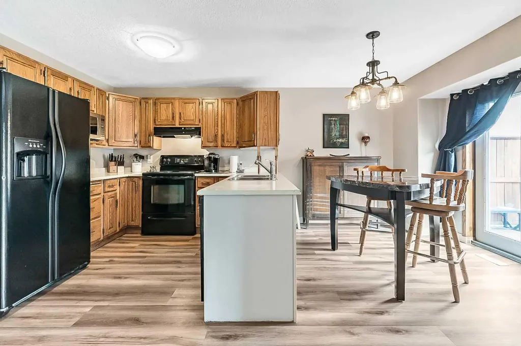 36 Millside Way SW Calgary AB T2Y 2P7