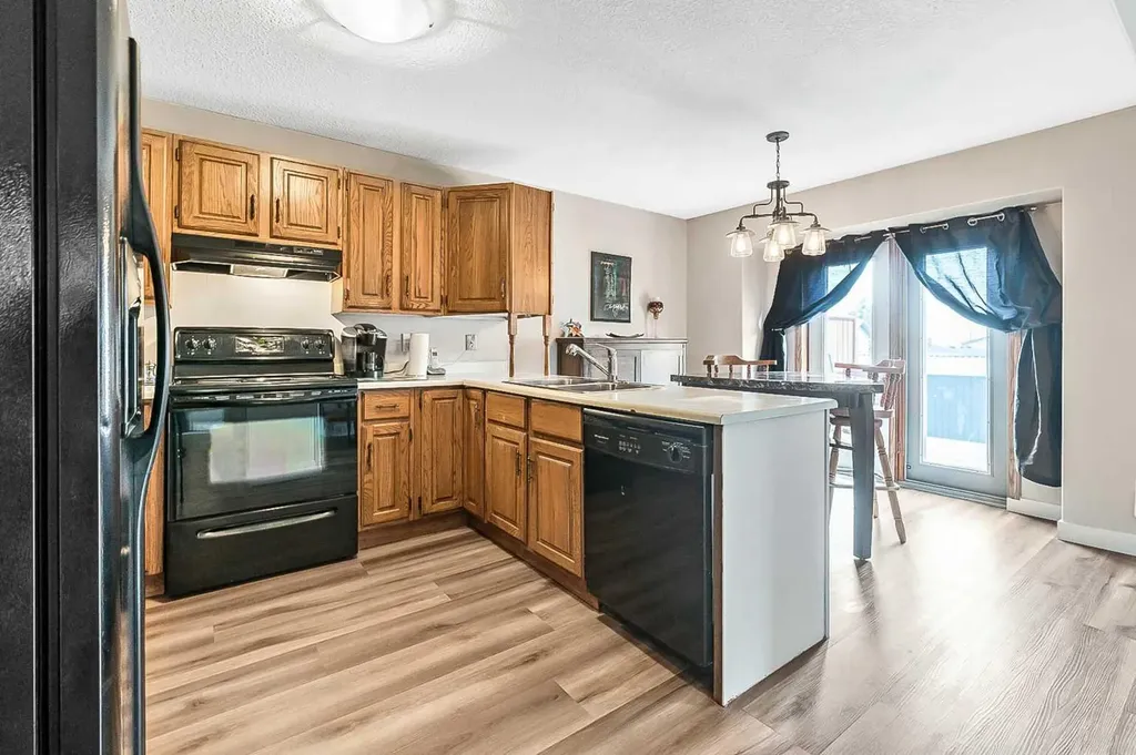36 Millside Way SW Calgary AB T2Y 2P7