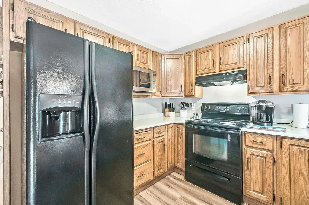 36 Millside Way SW Calgary AB T2Y 2P7