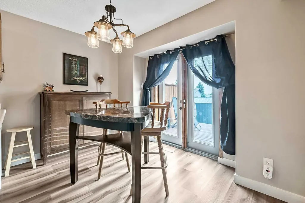 36 Millside Way SW Calgary AB T2Y 2P7