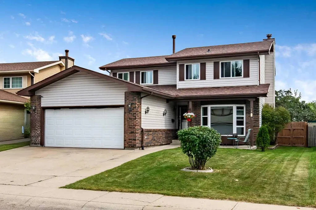 36 Millside Way SW Calgary AB T2Y 2P7