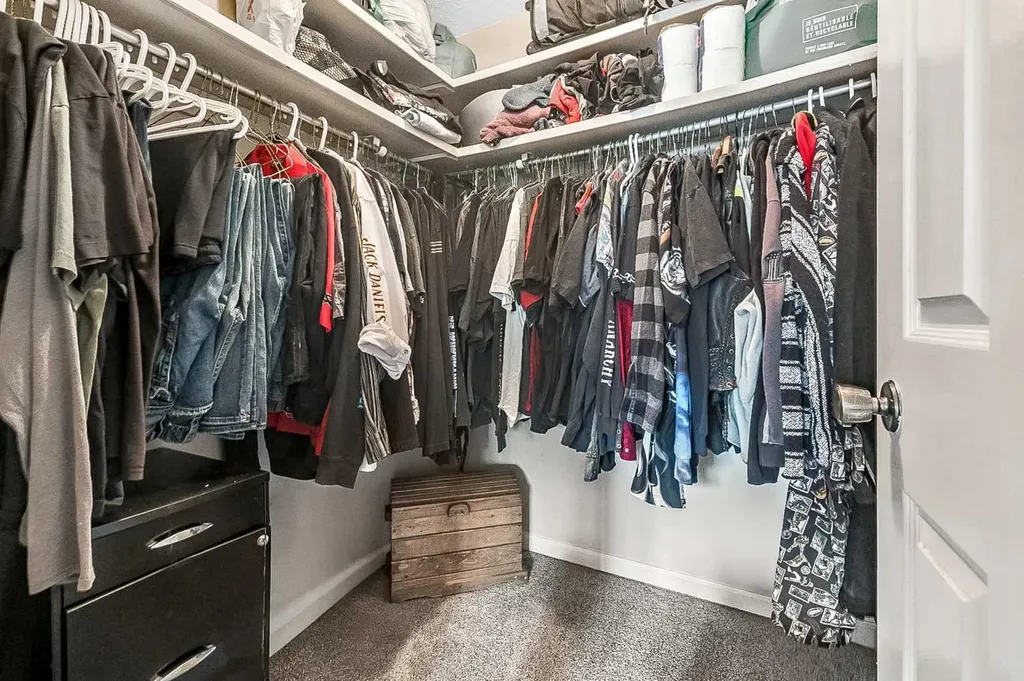 36 Millside Way SW Calgary AB T2Y 2P7