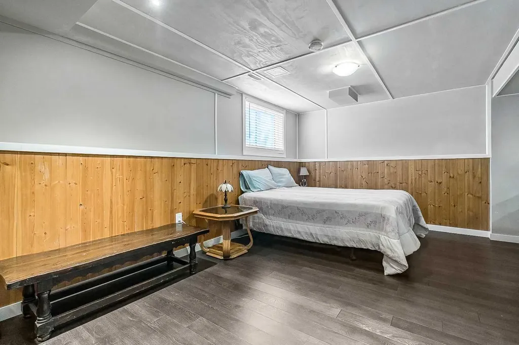 36 Millside Way SW Calgary AB T2Y 2P7