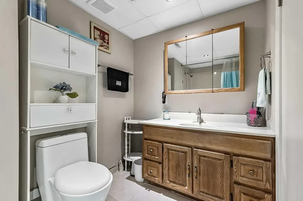 36 Millside Way SW Calgary AB T2Y 2P7