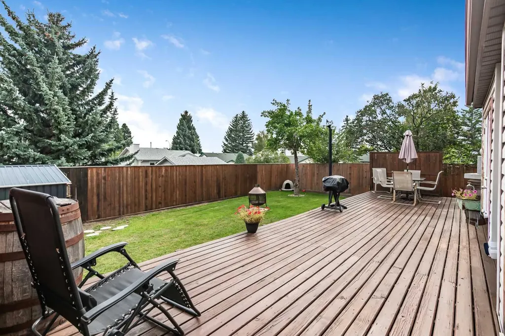 36 Millside Way SW Calgary AB T2Y 2P7