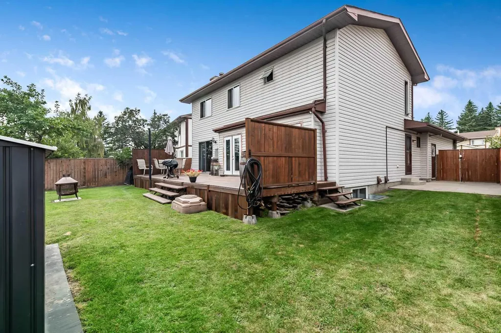 36 Millside Way SW Calgary AB T2Y 2P7