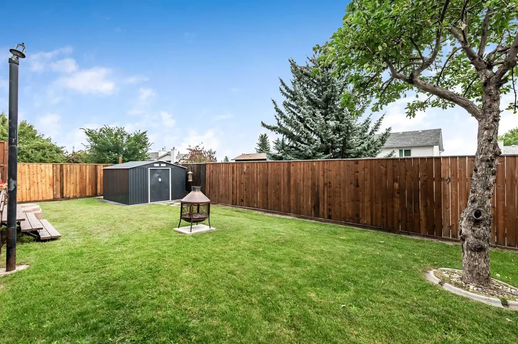 36 Millside Way SW Calgary AB T2Y 2P7
