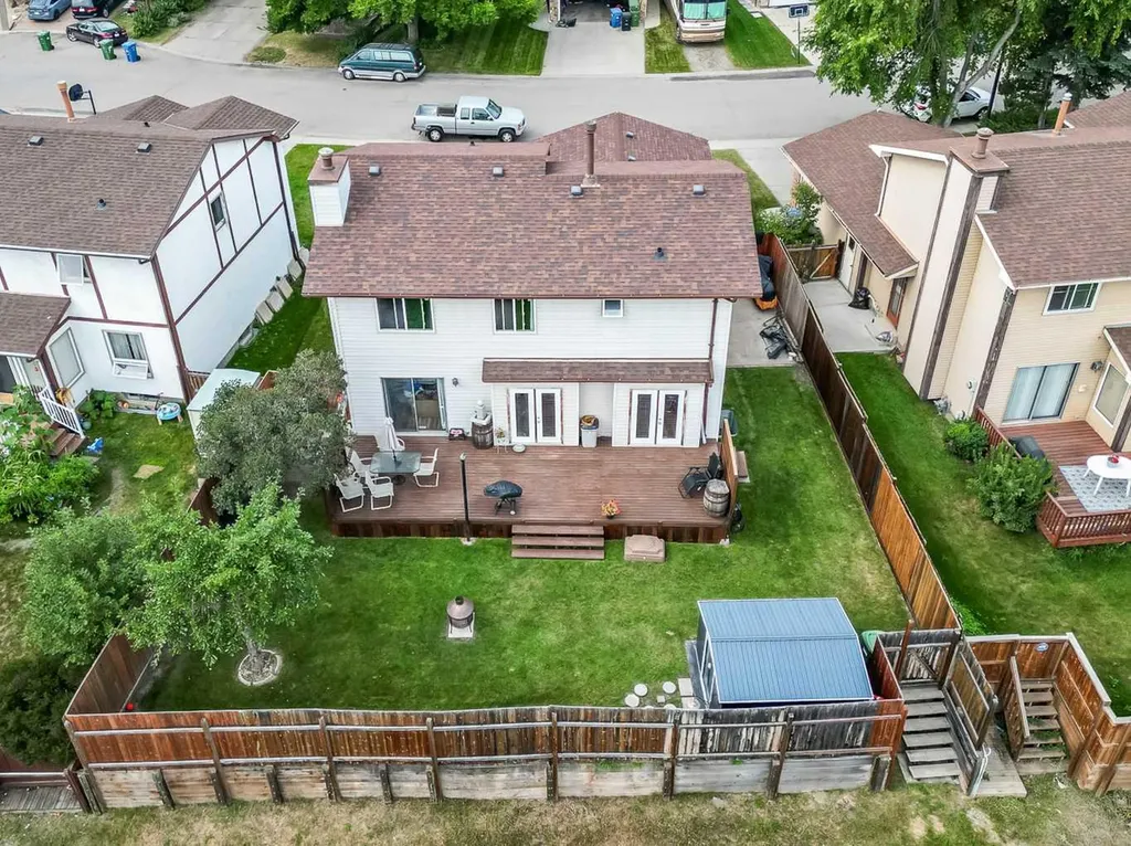 36 Millside Way SW Calgary AB T2Y 2P7