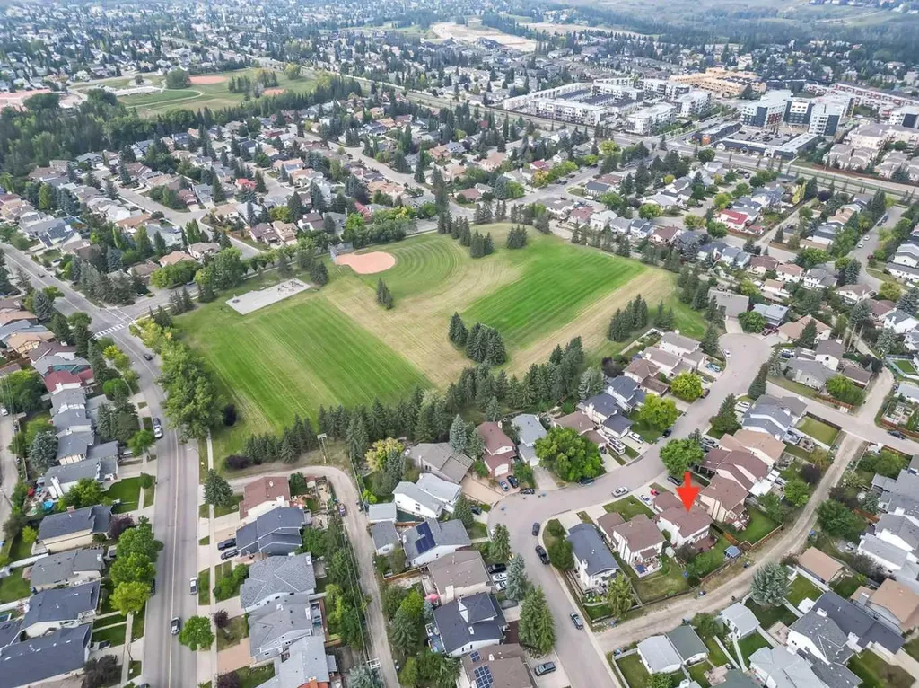 36 Millside Way SW Calgary AB T2Y 2P7