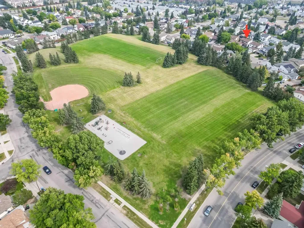 36 Millside Way SW Calgary AB T2Y 2P7