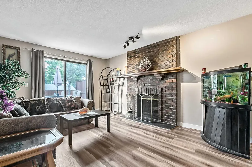 36 Millside Way SW Calgary AB T2Y 2P7