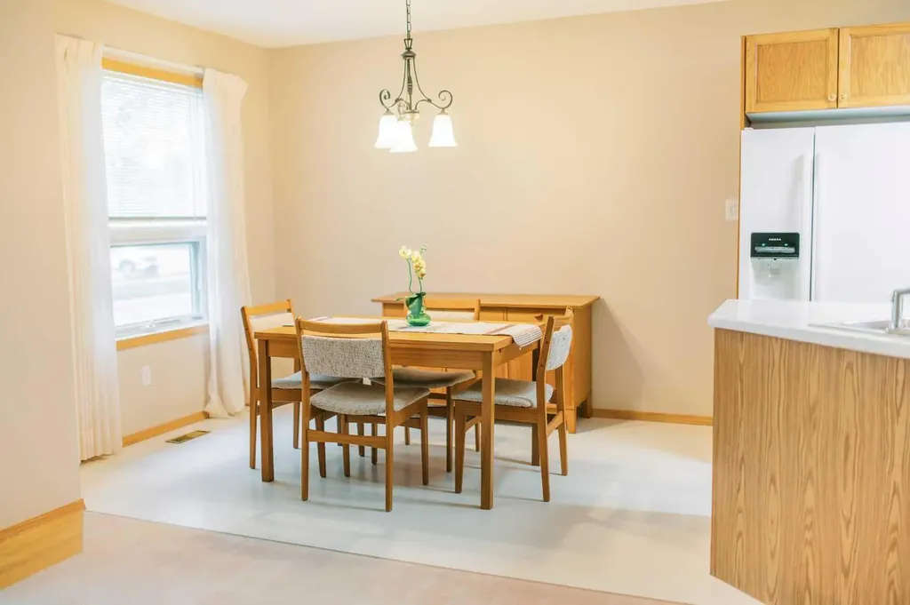 4814B 48 Street Stettler AB T4K1A5