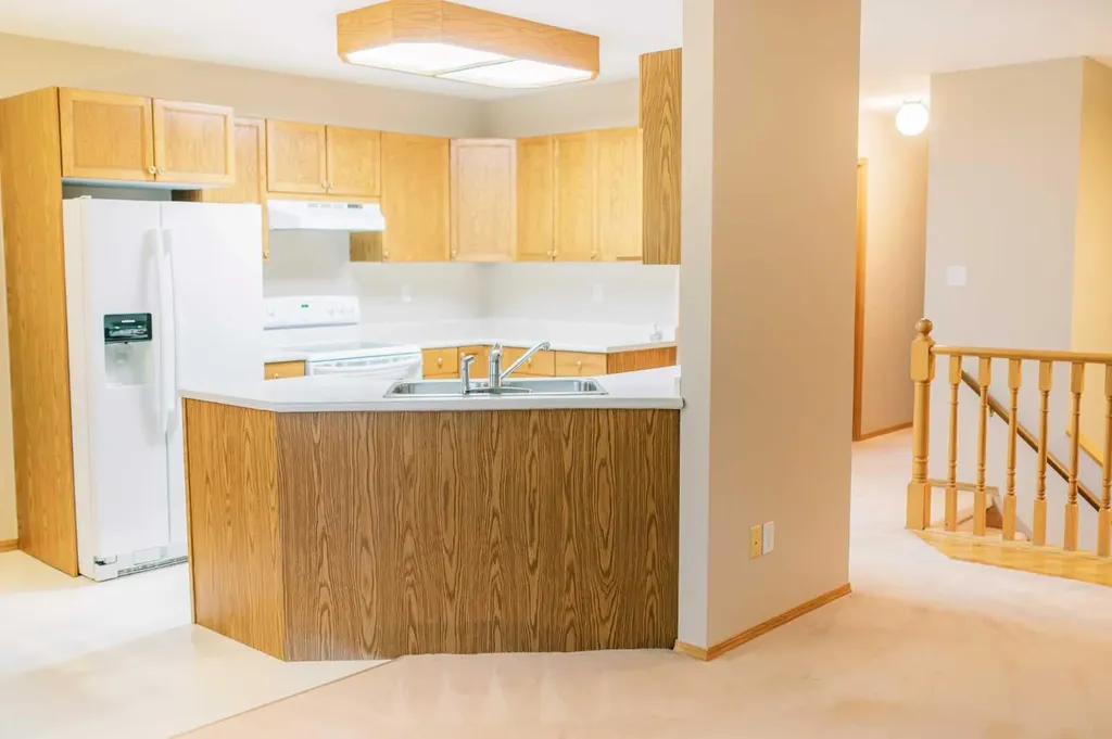 4814B 48 Street Stettler AB T4K1A5