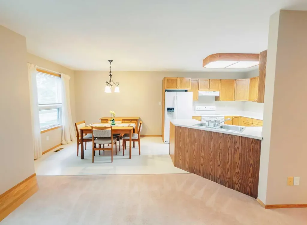 4814B 48 Street Stettler AB T4K1A5